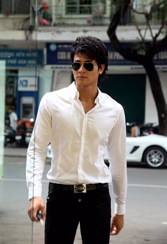 Người mẫu Vĩnh Thụy.
