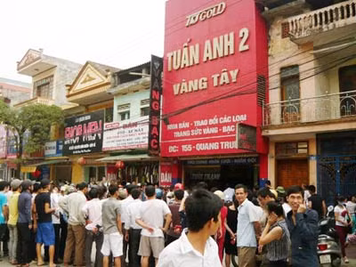 Vụ cướp tiệm vàng bằng súng: Tin mới về nạn nhân ảnh 1 Cướp tiệm vàng bằng súng: Tin mới về nạn nhân, An ninh - Hình sự, cuop tiem vang, tang vat cuop tiem vang, 30 luong vang, xa sung cuop tiem vang, tiem vang thu thanh, vu an, an mang, trong an, cuop vang, vang, bao, bao cong an, bao an ninh