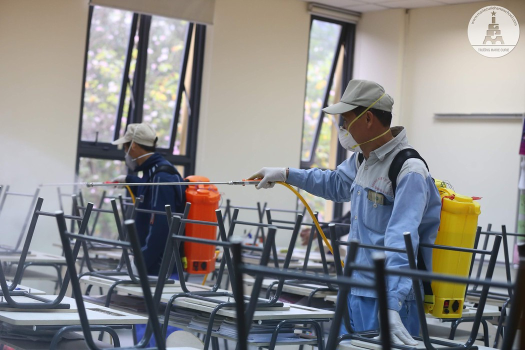 Các trường học đã và đang tích cực khử trùng, vệ sinh trường lớp. (Ảnh minh họa: Trường Marie Curie) Các trường học đã và đang tích cực khử trùng, vệ sinh trường lớp. (Ảnh minh họa: Trường Marie Curie)