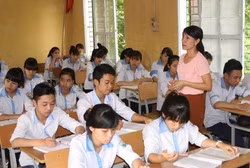 Các trường học chỉ nên tập trung cho việc dạy và học chính khóa ở trên lớp (Ảnh minh hoạ: Giaoducthoidai.vn)