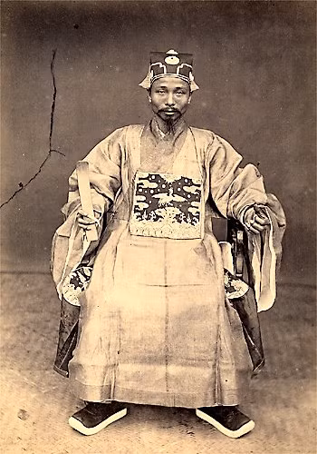 Một viên quan.