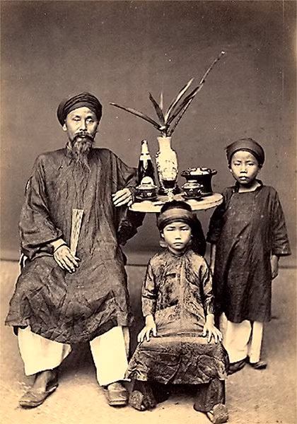 Một gia đình quan lại.