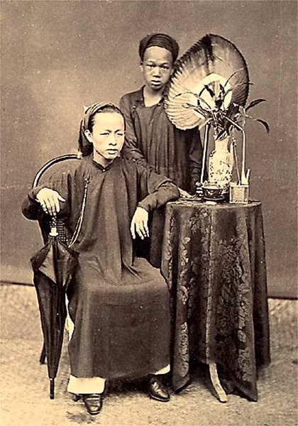Thông dịch viên.