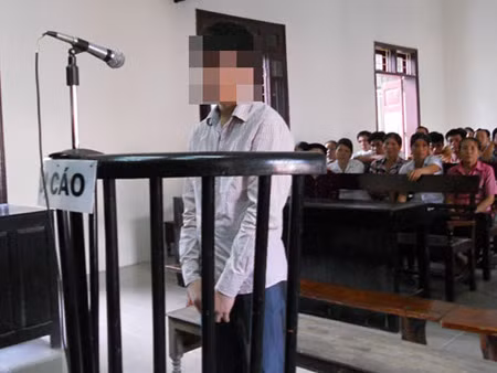 Lê Duy Chung tại phiên tòa sơ thẩm Lê Duy Chung tại phiên tòa sơ thẩm
