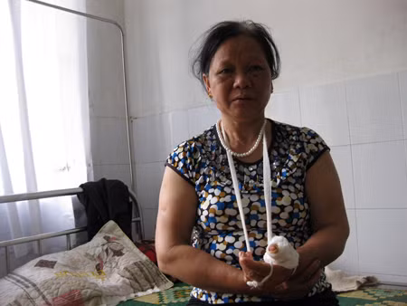 Bà Trần Thị Thương kể lại sự việc