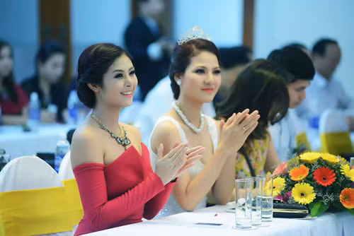 Chung kết cuộc thi Hoa khôi Trí tuệ Thanh Niên Việt Nam 2013 diễn ra tại Hà Tĩnh vào ngày 3/8/2013. Chung kết cuộc thi Hoa khôi Trí tuệ Thanh Niên Việt Nam 2013 diễn ra tại Hà Tĩnh vào ngày 3/8/2013.