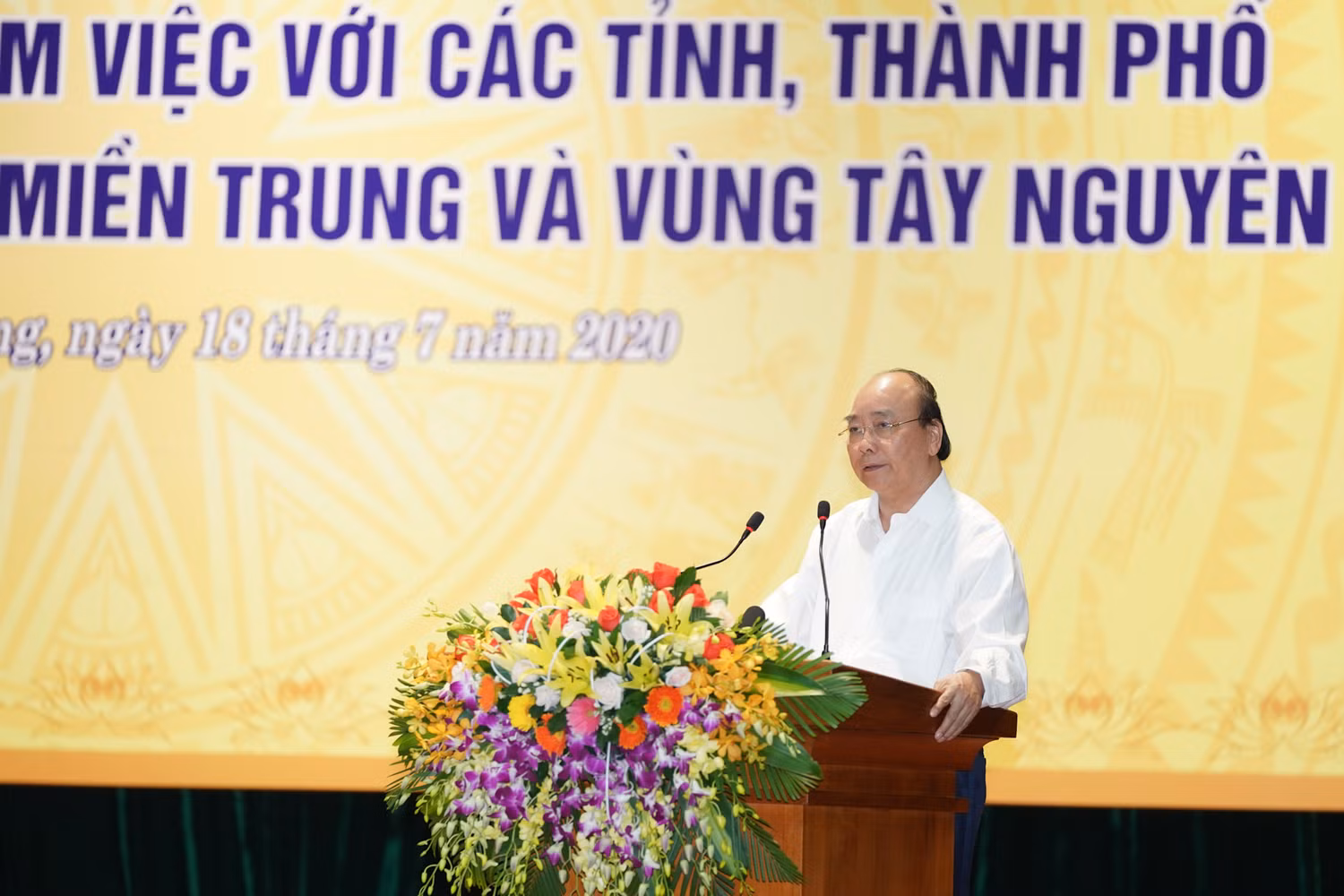 Thủ tướng phát biểu tại buổi làm việc. Ảnh: VGP