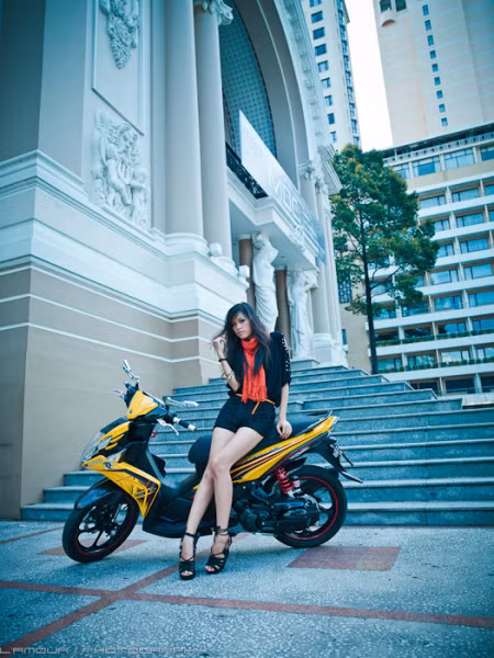 Để đáp ứng nhu cầu đi lại đa dạng của nhiều khách hàng đồng thời tạo nên đẳng cấp và niềm kiêu hãnh cho mỗi người điều khiển, công ty Yamaha Motor Việt Nam đã nghiên cứu và cho ra đời sản phẩm hoàn toàn mới với sự kế thừa những thiết kế sang trọng và đẳng cấp của dòng Nouvo LX. Để đáp ứng nhu cầu đi lại đa dạng của nhiều khách hàng đồng thời tạo nên đẳng cấp và niềm kiêu hãnh cho mỗi người điều khiển, công ty Yamaha Motor Việt Nam đã nghiên cứu và cho ra đời sản phẩm hoàn toàn mới với sự kế thừa những thiết kế sang trọng và đẳng cấp của dòng Nouvo LX.