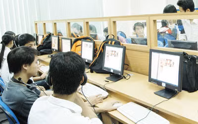 Hiệu trưởng và giáo viên phải chịu trách nhiệm về kết quả học tập của trường hoặc lớp mà họ phụ trách. Hiệu trưởng và giáo viên phải chịu trách nhiệm về kết quả học tập của trường hoặc lớp mà họ phụ trách.
