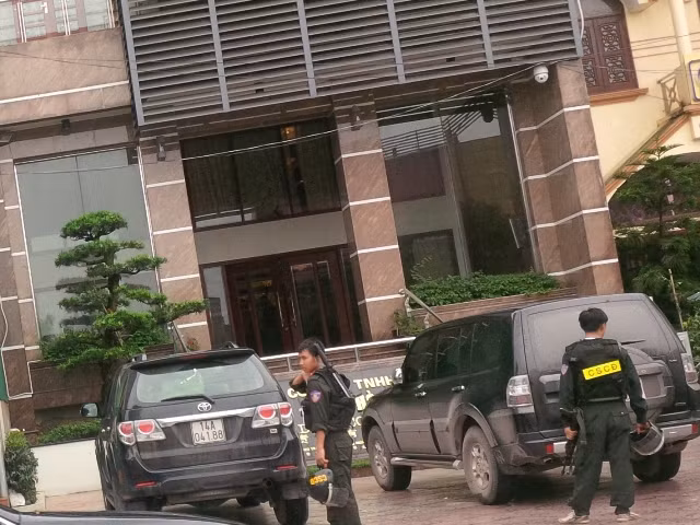 Cơ quan CSĐT, Bộ Công an khám xét tại trụ sở Cty Tuấn Đông.