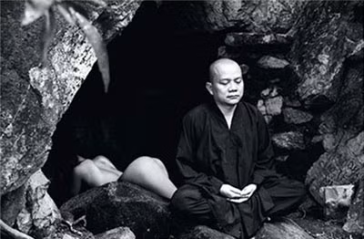 Thái Nhã Vân: Từ MC nhà hàng đến "nude vì thiền" ảnh 9