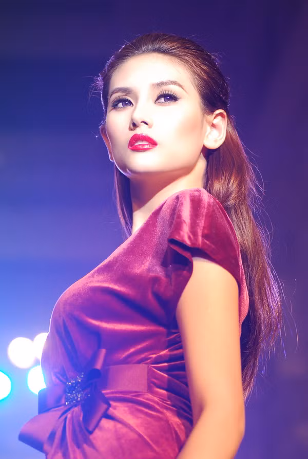 Hoàng Yến Hoàng Yến
