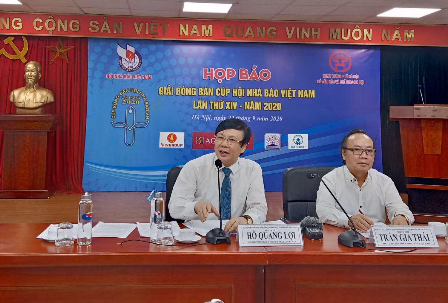 Ban tổ chức Giải Bóng bàn Cúp Hội Nhà báo năm 2020 chia sẻ về kế hoạch tổ chức giải. Ảnh: Phạm Minh Ban tổ chức Giải Bóng bàn Cúp Hội Nhà báo năm 2020 chia sẻ về kế hoạch tổ chức giải. Ảnh: Phạm Minh
