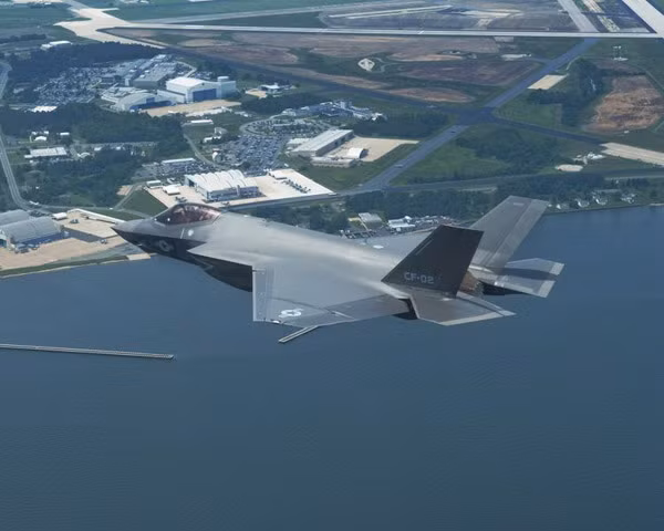 Máy bay chiến đấu F-35C Mỹ