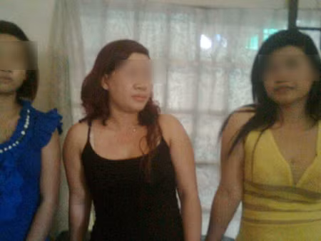 Ba nữ tiếp viên tiệm hớt tóc Đông Nghi