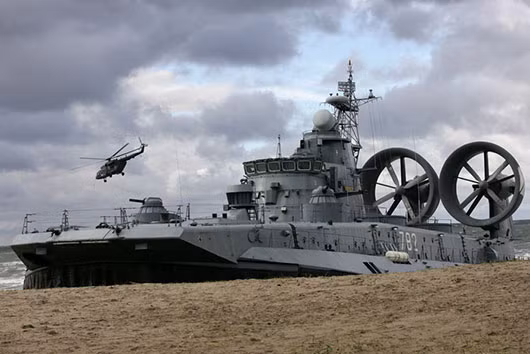 Tàu đổ bộ đệm khí hạng nặng Zubr do Ukraine chế tạo Tàu đổ bộ đệm khí hạng nặng Zubr do Ukraine chế tạo