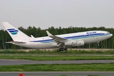 Máy bay chở khách thể tích lớn tầm xa IL-96 Nga Máy bay chở khách thể tích lớn tầm xa IL-96 Nga