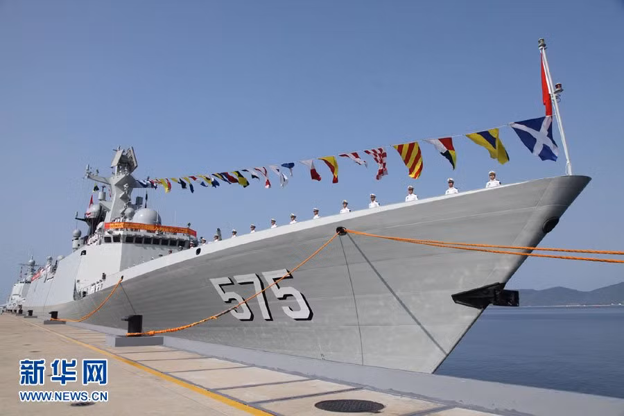 Trung Quốc cũng đã bố trí các tàu hộ vệ tên lửa Type 054A như Hoành Thủy, Nhạc Dương... ở Biển Đông vào các năm 2012, 2013, thuộc biên chế của Hạm đội Nam Hải, Hải quân Trung Quốc Trung Quốc cũng đã bố trí các tàu hộ vệ tên lửa Type 054A như Hoành Thủy, Nhạc Dương... ở Biển Đông vào các năm 2012, 2013, thuộc biên chế của Hạm đội Nam Hải, Hải quân Trung Quốc