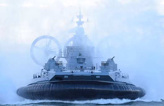 Tàu đổ bộ đệm khí hạng nặng Zubr do Ukraine chế tạo Tàu đổ bộ đệm khí hạng nặng Zubr do Ukraine chế tạo