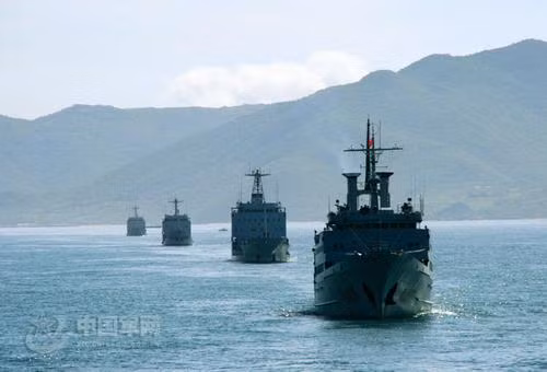 Biên đội tàu tiếp tế Hạm đội Nam Hải