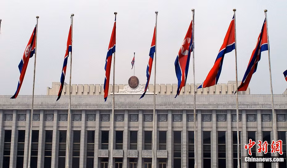 Cờ hoa rực rỡ