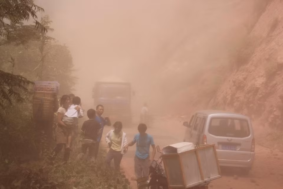 Sạt lở vách núi