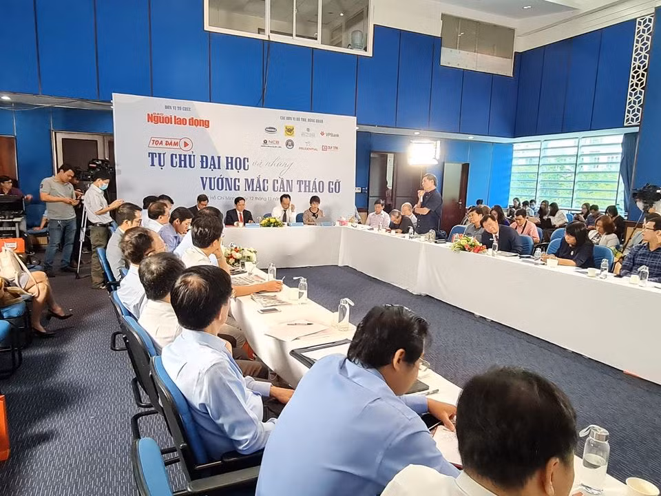 Toàn cảnh buổi tọa đàm "Tự chủ đại học và những vướng mắc cần tháo gỡ" (ảnh: P.L)
