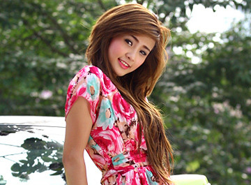Gần đây, Khánh Chi còn được biết tới với vai trò 1 ca sĩ.