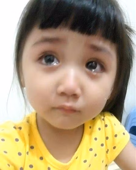 Đôi mắt đẫm lệ của "hot girl nhí" này khiến bao người phải thốt lên: "Dễ thương quá!" Đôi mắt đẫm lệ của "hot girl nhí" này khiến bao người phải thốt lên: "Dễ thương quá!"