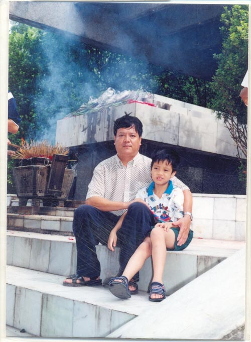 Thí sinh The Voice khoe, ngày trước nhờ học giỏi và luôn đứng đầu lớp, phần thưởng cho sự cố gắng đó là anh được bố mẹ dẫn đi tham quan, du lịch vào mỗi dịp nghỉ hè.