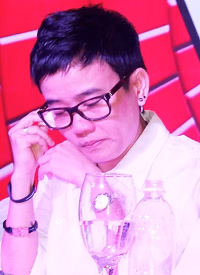 Phương Uyên tại buổi họp báo Phương Uyên tại buổi họp báo