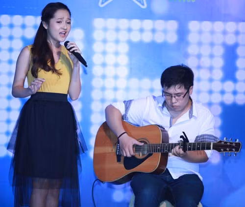 Cô xuất hiện với phong cách "tiểu thư" thường thấy