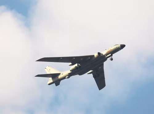 Máy bay ném bom H-6K Trung Quốc