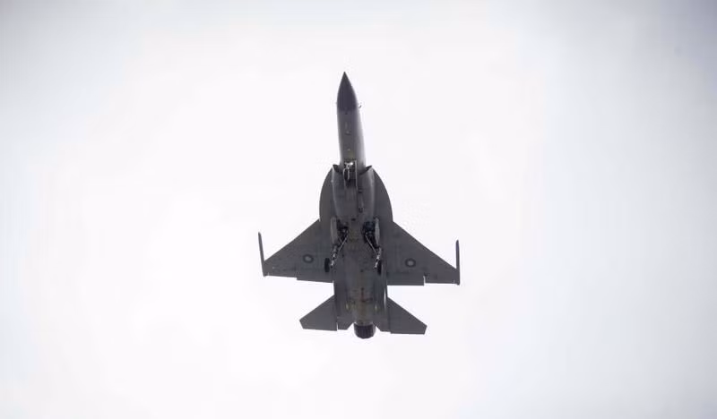 Máy bay chiến đấu hạng nhe JF-17 Thunder Pakistan lần đầu tiên bay biểu diễn ở Triển lãm hàng không vũ trụ quốc tế Paris 2015 Máy bay chiến đấu hạng nhe JF-17 Thunder Pakistan lần đầu tiên bay biểu diễn ở Triển lãm hàng không vũ trụ quốc tế Paris 2015