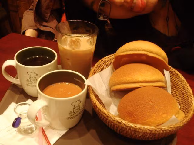 10. Bánh ngọt: Tuy khá tiện lợi để ăn sáng nhưng đây cũng là thực phẩm chứa quá nhiều đường, calo và là một lựa chọn không lành mạnh.