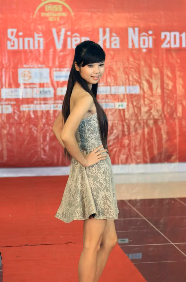 Ngẩn ngơ vì nhan sắc của Hotgirl Kiều My Chùm ảnh: Nữ sinh ĐH Ngoại thương rạng rỡ ngày khai trường Ngẩn ngơ vì nhan sắc của Hotgirl Kiều My Chùm ảnh: Nữ sinh ĐH Ngoại thương rạng rỡ ngày khai trường