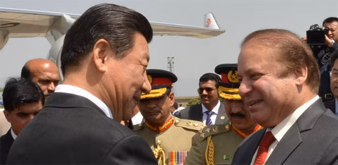 Thủ tướng Pakistan Nawaz Sherif đáp trực thăng theo xe Tập Cận Bình ra tận sân bay tiễn khách quý. Ảnh: Gulf Times. Thủ tướng Pakistan Nawaz Sherif đáp trực thăng theo xe Tập Cận Bình ra tận sân bay tiễn khách quý. Ảnh: Gulf Times.