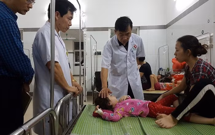 Các em nhỏ được điều trị tích cực, dần ổn định sức khỏe. Các em nhỏ được điều trị tích cực, dần ổn định sức khỏe.