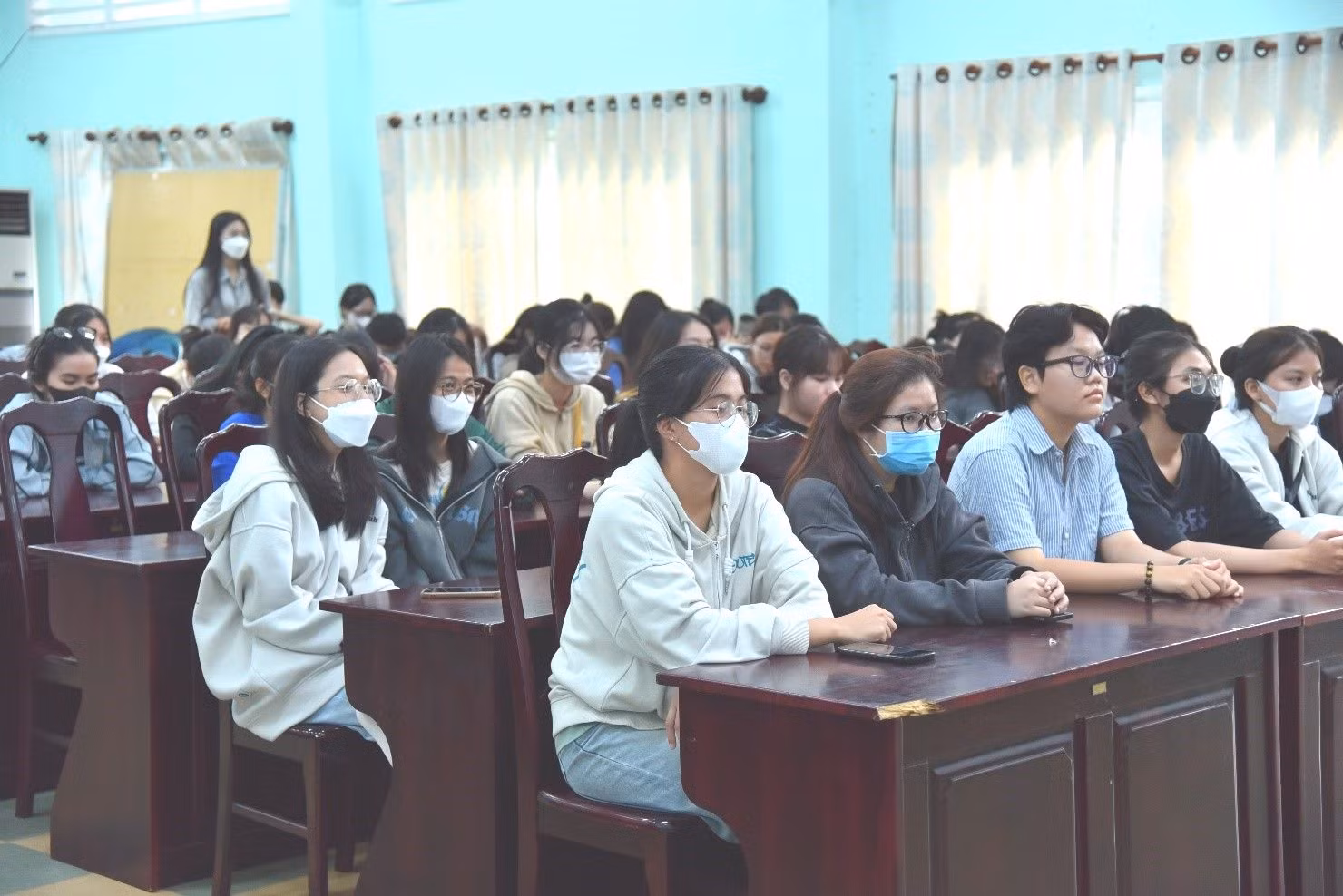 Sinh viên Ngành Hệ thống thông tin quản lý của Trường Đại học Lao động - Xã hội trong chương trình chào tân sinh viên (Ảnh: Website nhà trường). Sinh viên Ngành Hệ thống thông tin quản lý của Trường Đại học Lao động - Xã hội trong chương trình chào tân sinh viên (Ảnh: Website nhà trường).
