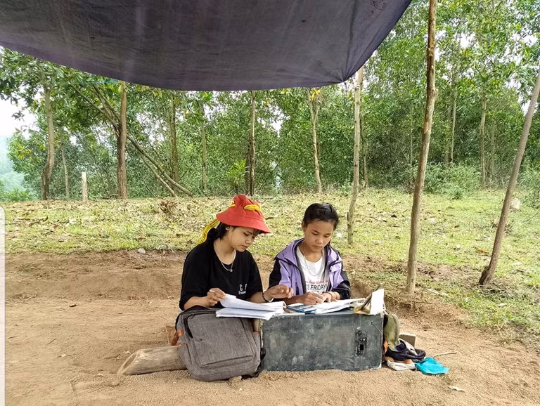 Học sinh vùng cao lo lắng về kỳ thi Quốc gia năm nay (Ảnh minh họa:thanhnien.vn) Học sinh vùng cao lo lắng về kỳ thi Quốc gia năm nay (Ảnh minh họa:thanhnien.vn)
