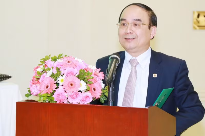 Tổng giám đốc Habeco Nguyễn Hồng Linh chia sẻ thông tin Đêm nhạc "Vì ta cần nhau" tại cuộc họp báo.