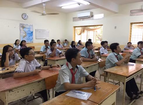 Học sinh lớp 9 tham gia kỳ thi tuyển sinh lớp 10 (ảnh minh họa: P.L)