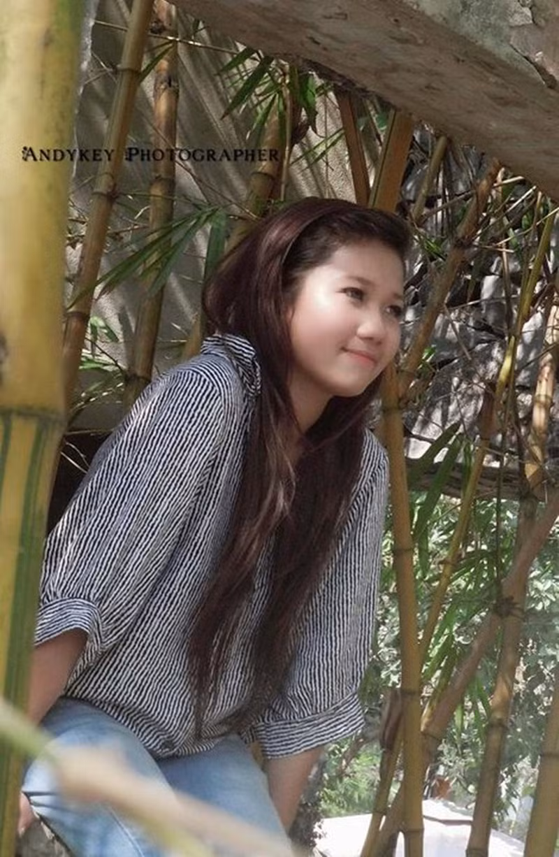 Hồng Anh cũng chia sẻ thêm “trong cuộc thi hợp ca tranh tài vừa qua. Mục đích chính của bọn em cũng là làm từ thiện cho tỉnh nhà. Hình thức là số tiền mà khán giả gửi tin nhắn bình chọn sẽ được sử dụng để ủng hộ cho trẻ em nghèo ở Thanh Hóa”.