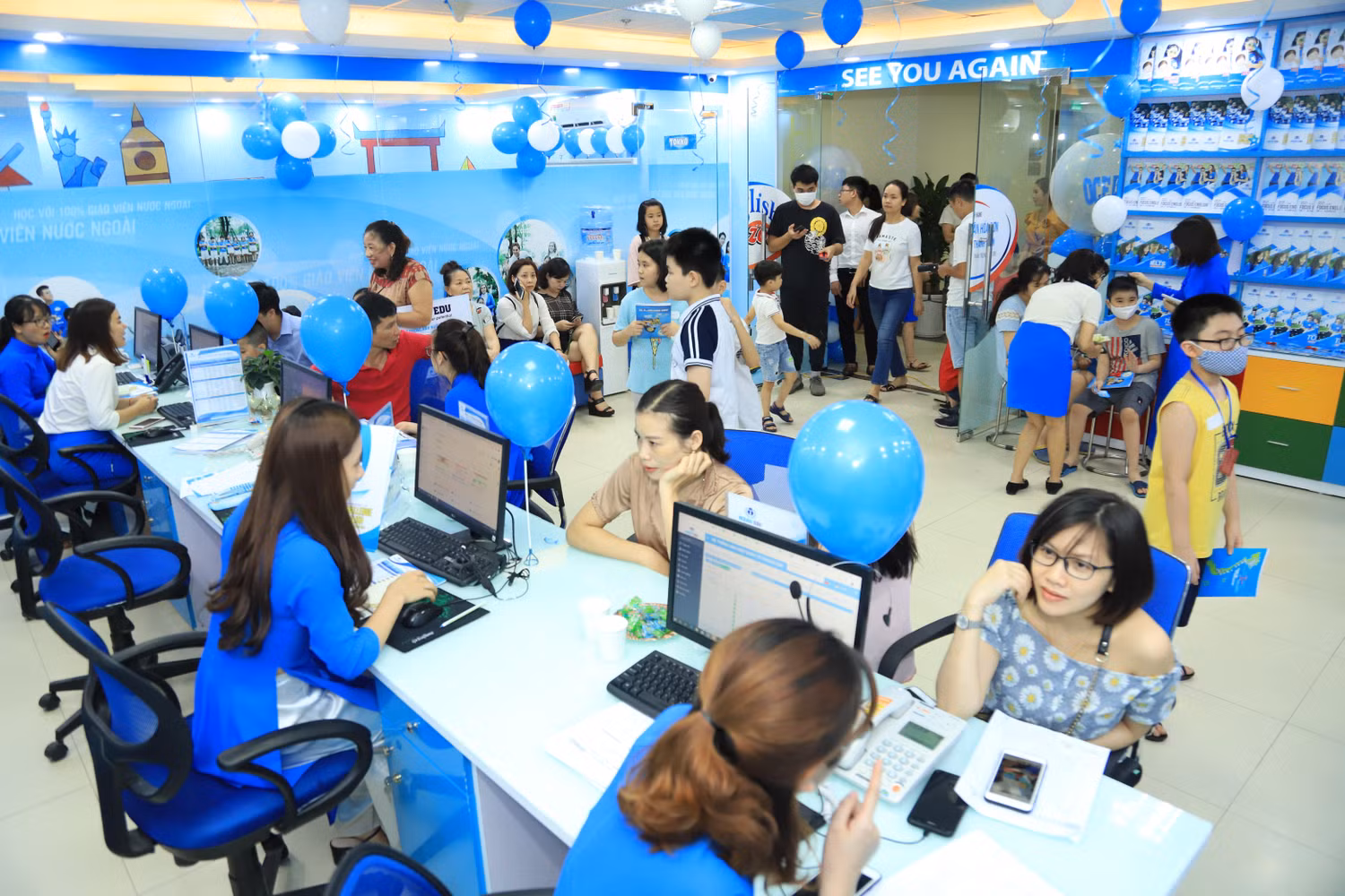 Phụ huynh tham khảo và đăng ký khóa học cho các con tại Ocean Edu Mỹ Đình.