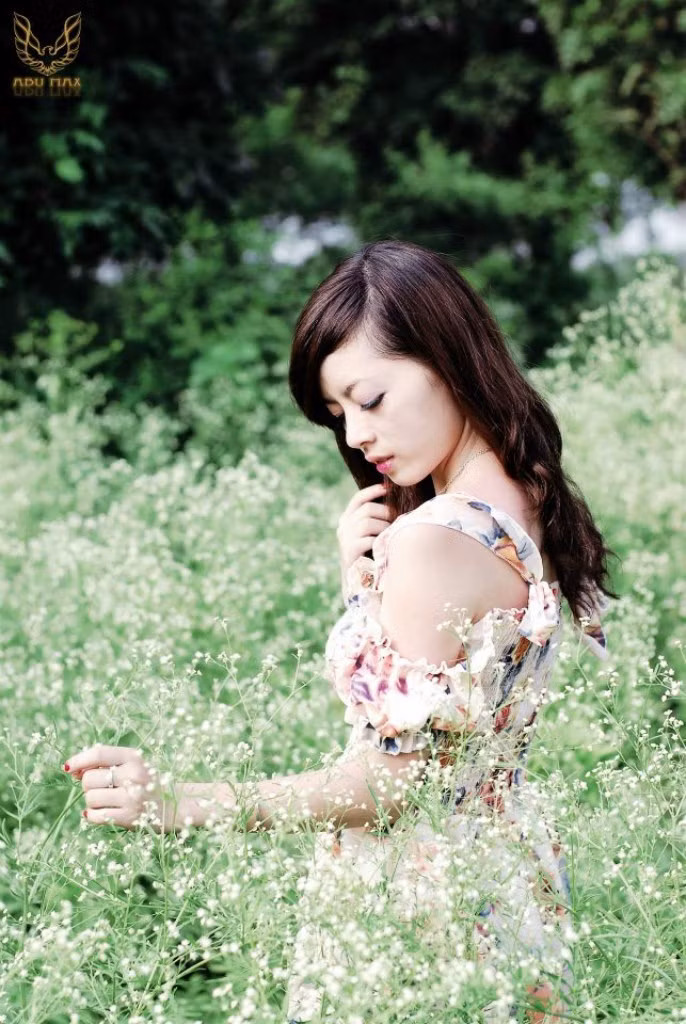 Diệu Thùy có sở thích nghe nhạc, và có một niềm đam mê Model ảnh vô cùng lớn.
