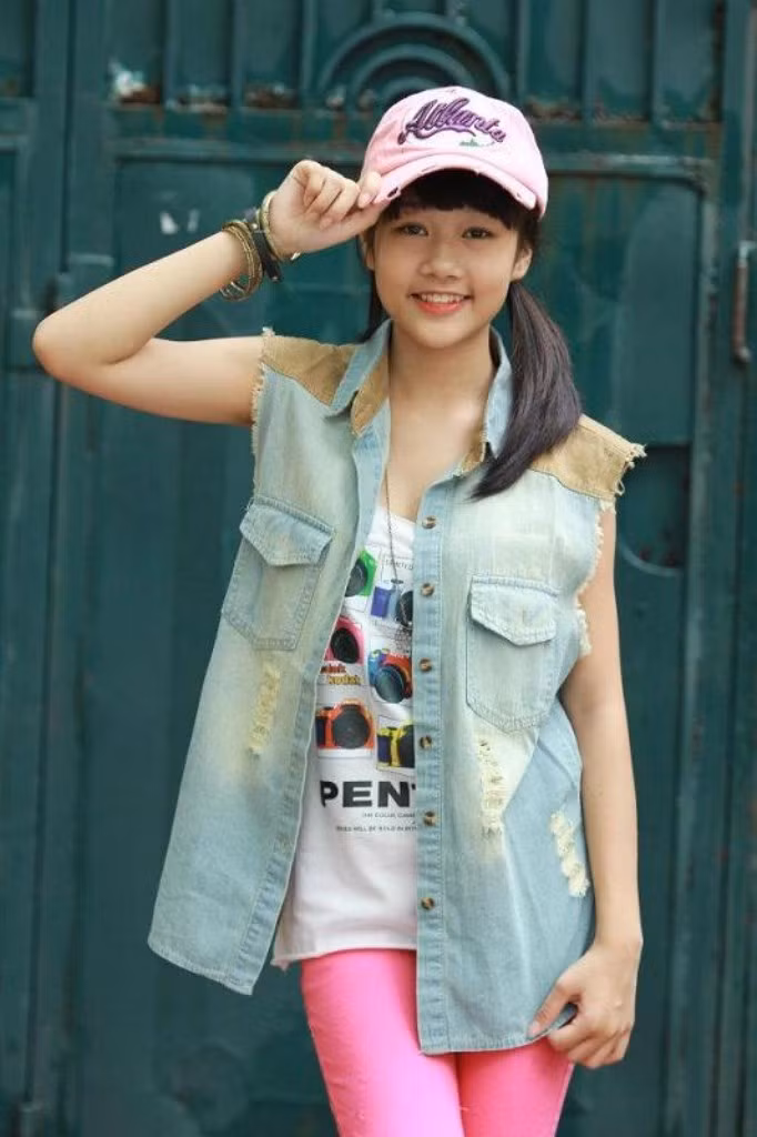 An Phương đang cố gắng nỗ lực học tập tốt để theo đuổi ước mơ của mình và song song với niềm đam mê nghệ thuật An Phương đang cố gắng nỗ lực học tập tốt để theo đuổi ước mơ của mình và song song với niềm đam mê nghệ thuật