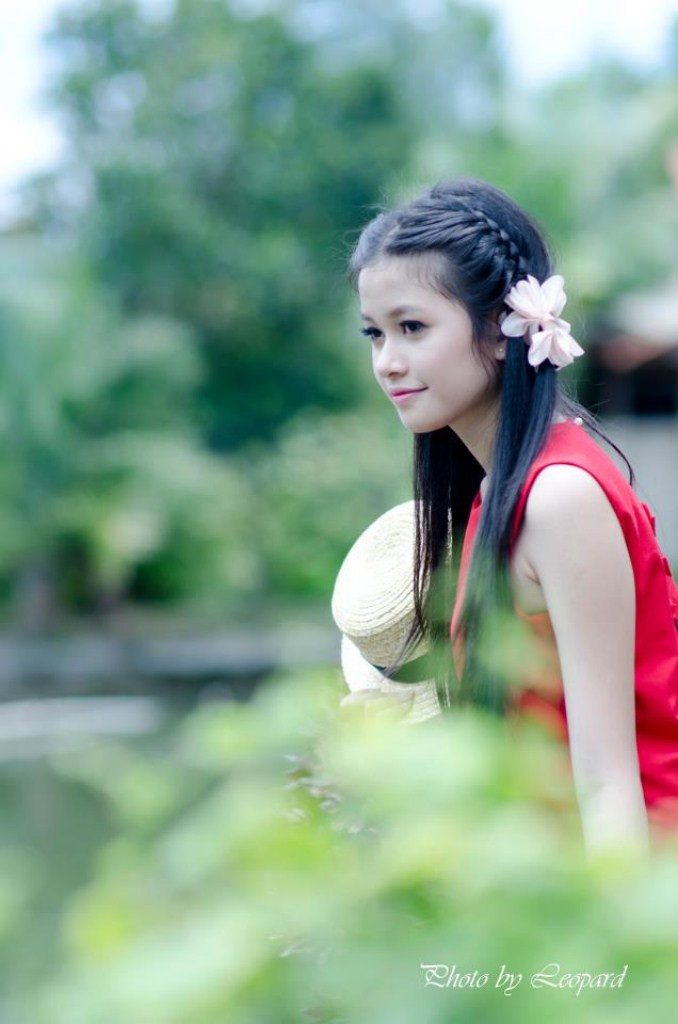 Nguyễn Võ Thiên Hương sinh năm 1996, hiện đang học lớp 10 Trường THPT Lý Thường Kiệt - TP.Hồ Chí Minh