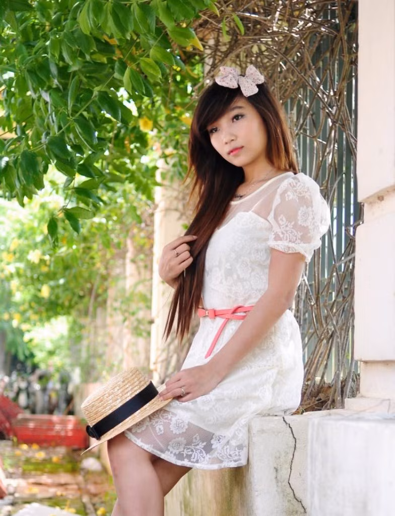 Gương mặt xinh xắn, cá tính và được thừa hưởng một nét đẹp của núi rừng Gia Lai vì vậy mà Thùy Linh không chỉ sở hữu một vóc dáng đẹp, quyến rũ mà còn là một vóc dáng thể thao khỏe khoắn, mạnh mẽ