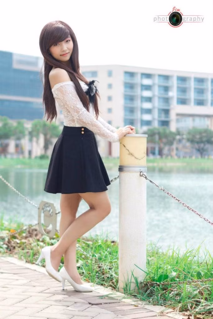 Thùy Linh rất có năng khiếu về thể thao như bóng đá, bóng chuyền, cầu lông và từng tham dự các giải đấu tại trường và đạt giải