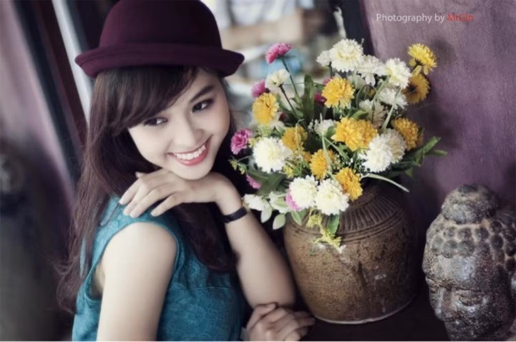 Đôi môi mọng thắm cùng nụ cười đáng yêu này đã làm say đắm bao nhiêu chàng trai?